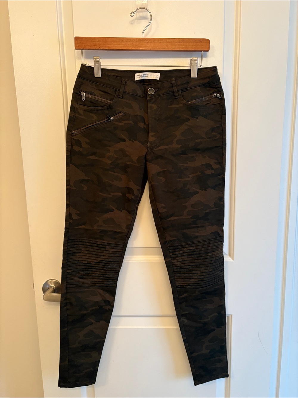 Zara Camo Moto Skinny Pants! Super stretchy!